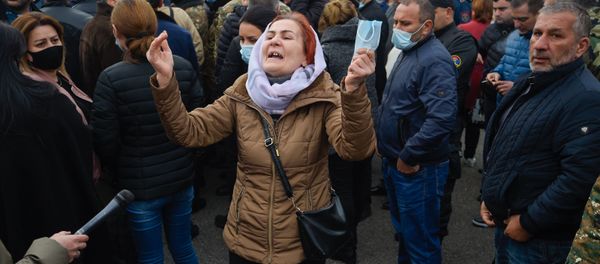 Акция протеста родителей солдат пропавших без вести у здания Минобороны (16 ноября 2020). Еревaн - Sputnik Армения