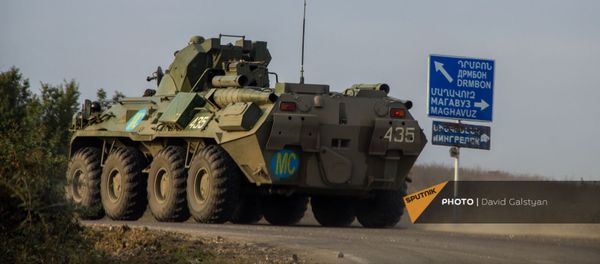 Колонна российских миротворцев направляется к монастырскому комплексу Дадиванк (16 ноября 2020). Карабах - Sputnik Армения