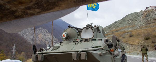 Российские миротворцы у монастырского комплекса Дадиванк (16 ноября 2020). Карабах Российские миротворцы у монастырского комплекса Дадиванк (16 ноября 2020). Карабах - Sputnik Армения