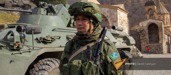 Российские миротворцы у монастырского комплекса Дадиванк (16 ноября 2020). Карабах - Sputnik Армения