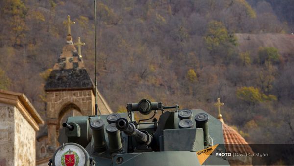 Российские миротворцы у монастырского комплекса Дадиванк (16 ноября 2020). Карабах - Sputnik Армения