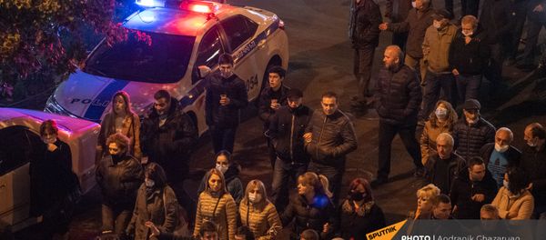 Шествие оппозиции после митинга на площади Свободы (16 ноября 2020). Еревaн Шествие оппозиции после митинга на площади Свободы (16 ноября 2020). Еревaн - Sputnik Արմենիա