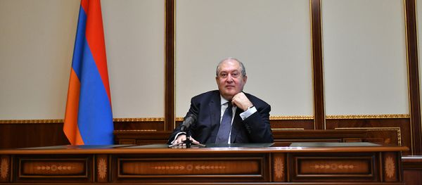 Президент Армен Саркисян обратился с речью к нации (16 ноября 2020). Еревaн Президент Армен Саркисян обратился с речью к нации (16 ноября 2020). Еревaн - Sputnik Армения