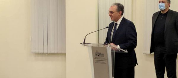 Речь министра иностранных дел Зограба Мнацаканяна перед коллегами после заявления об отставке (17 ноября 2020). Еревaн Речь министра иностранных дел Зограба Мнацаканяна перед коллегами после заявления об отставке (17 ноября 2020). Еревaн - Sputnik Армения