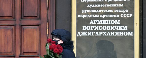На церемонии прощания с актером театра и кино, народным артистом СССР Арменом Джигарханяном  - Sputnik Армения