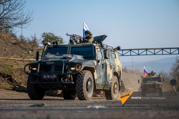 Блокпост российских миротворческих сил в Лачинском коридоре (17 ноября 2020). Карабах Блокпост российских миротворческих сил в Лачинском коридоре (17 ноября 2020). Карабах - Sputnik Армения
