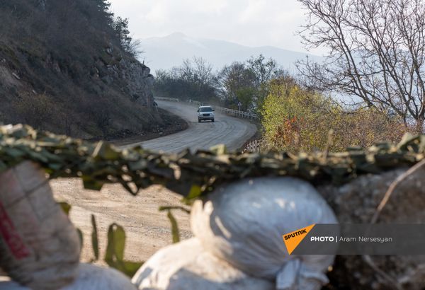 Блокпост российских миротворческих сил в Лачинском коридоре (17 ноября 2020). Карабах Блокпост российских миротворческих сил в Лачинском коридоре (17 ноября 2020). Карабах - Sputnik Армения