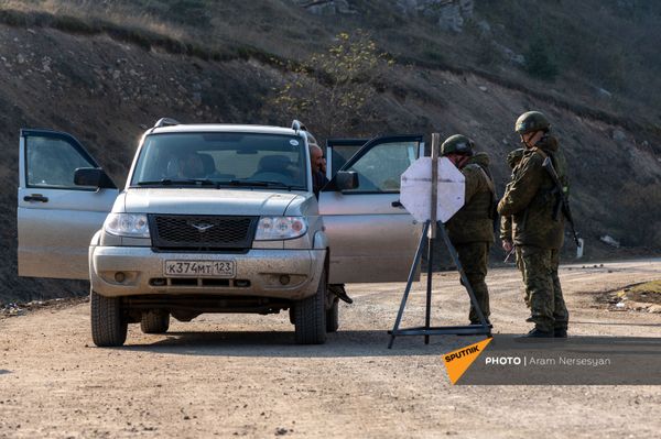 Блокпост российских миротворческих сил в Лачинском коридоре (17 ноября 2020). Карабах Блокпост российских миротворческих сил в Лачинском коридоре (17 ноября 2020). Карабах - Sputnik Армения