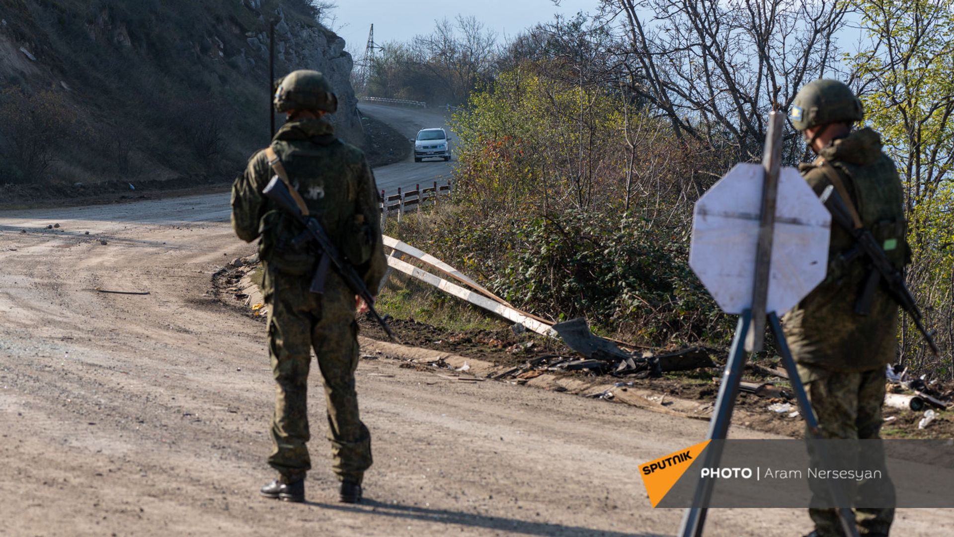 Блокпост российских миротворческих сил в Лачинском коридоре (17 ноября 2020). Карабах Блокпост российских миротворческих сил в Лачинском коридоре (17 ноября 2020). Карабах - Sputnik Армения, 1920, 02.02.2021