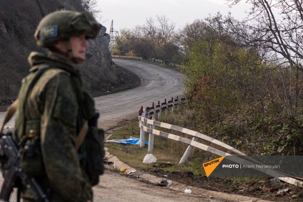 Блокпост российских миротворческих сил в Лачинском коридоре (17 ноября 2020). Карабах Блокпост российских миротворческих сил в Лачинском коридоре (17 ноября 2020). Карабах - Sputnik Армения