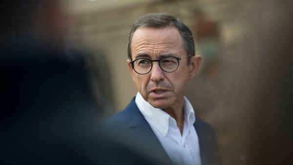 Президент партии республиканцев Бруно Ритело на вечеринке правого крыла Les Republicains в летнем университете региона Пэи-де-ла-Луар в Ла-Боль (29 августа 2020). Франция Президент партии республиканцев Бруно Ритело на вечеринке правого крыла Les Republicains в летнем университете региона Пэи-де-ла-Луар в Ла-Боль (29 августа 2020). Франция - Sputnik Армения