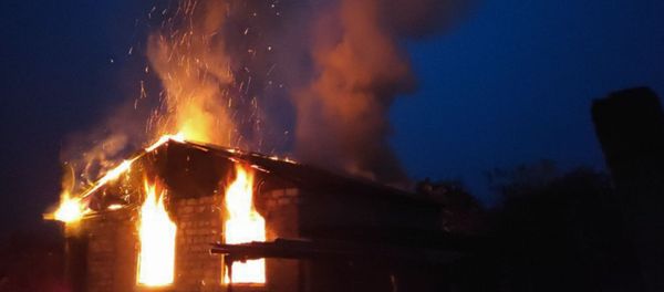 Жители села Нор Марага Мартакертского района Карабаха покидают свои дома перед сдачей территорий азербайджанской стороне (19 ноября 2020). Карабах - Sputnik Армения