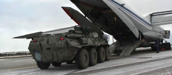 Очередные 18 самолетов ВТА России доставили личный состав и технику миротворцев в Армению - Sputnik Армения