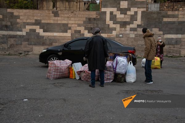 Երևանի կենտրոնական ավտոկայան. արցախցիները տուն են վերադառնում - Sputnik Արմենիա
