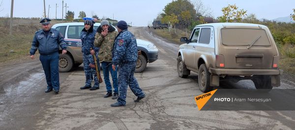 Блокпост полиции на дороге Степанакерт-Мартакерт в Аскеранском районе (20 ноября 2020). Карабах - Sputnik Արմենիա