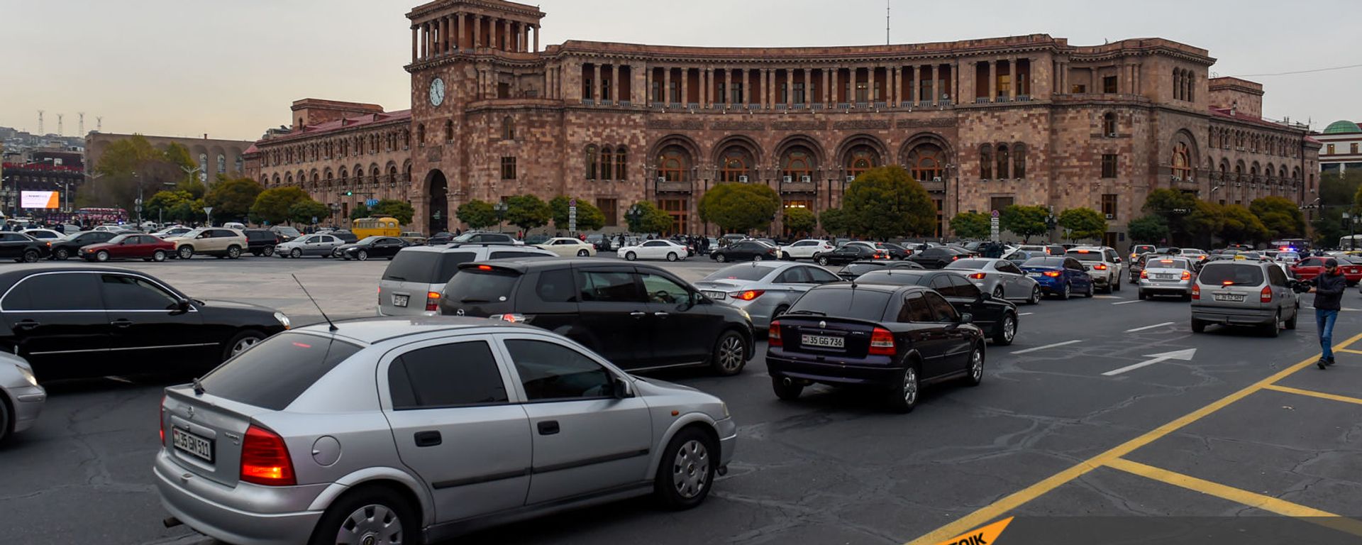 ՀՀ կառավարության շենք ՀՀ կառավարության շենք - Sputnik Արմենիա, 1920, 11.10.2021