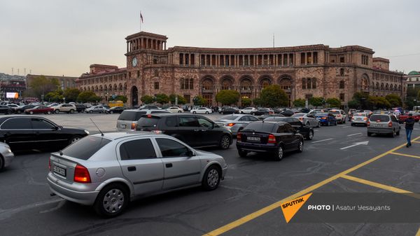 Акция протеста автомобилистов на площади Республики против действующего правительства (20 ноября 2020). Еревaн - Sputnik Армения