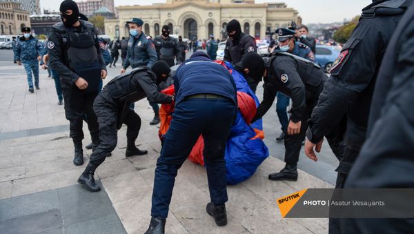 Акция протеста на площади Республики против действующего правительства (20 ноября 2020). Еревaн - Sputnik Армения