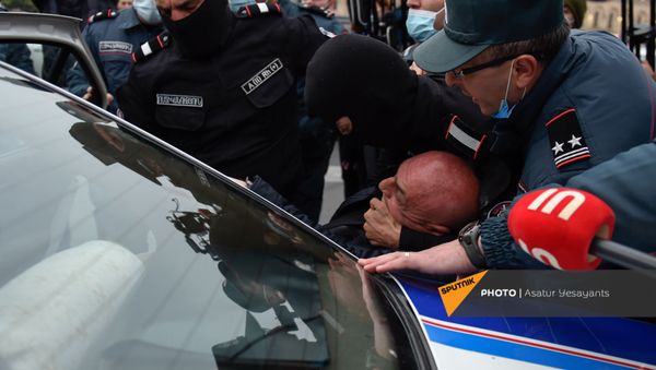 Акция протеста на площади Республики против действующего правительства (20 ноября 2020). Еревaн - Sputnik Армения