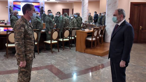 Премьер-министр Никол Пашинян представил высшему офицерскому составу МО и ГШ нового министра Вагаршака Арутюняна (21 ноября 2020). Еревaн - Sputnik Армения