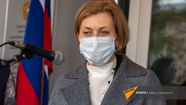 Глава Росспотребнадзора Анна Попова во время церемонии передачи мобильной лаборатории (21 ноября 2020). Еревaн Глава Росспотребнадзора Анна Попова во время церемонии передачи мобильной лаборатории (21 ноября 2020). Еревaн - Sputnik Армения