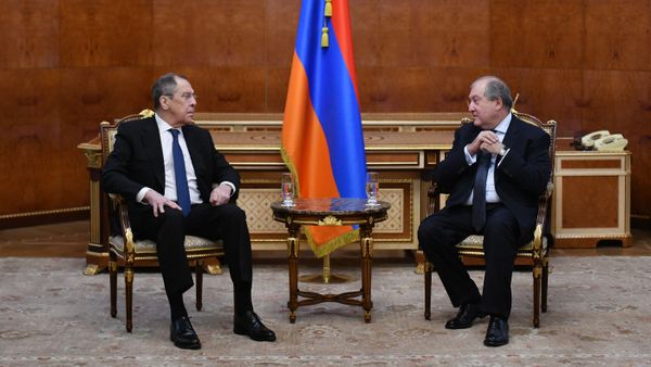 Президент Армении Армен Саркисян встретился с министром иностранных дел России Сергеем Лавровым (21 ноября 2020). Еревaн Президент Армении Армен Саркисян встретился с министром иностранных дел России Сергеем Лавровым (21 ноября 2020). Еревaн - Sputnik Արմենիա