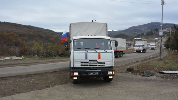 Гуманитарная помощь от МЧС России доставлена в Карабах (21 ноября 2020). Карабах - Sputnik Армения