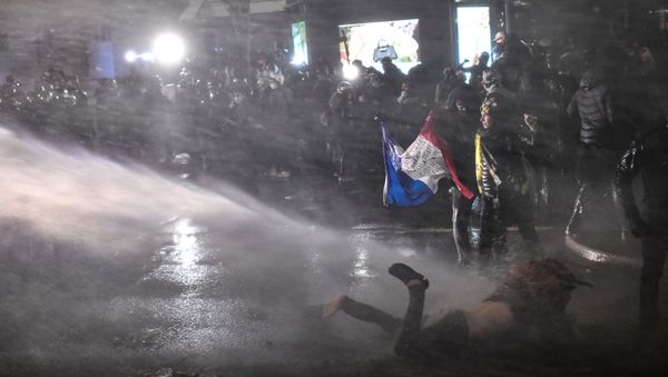Полиция разгоняет протестующих во время демонстрации против законопроекта об общей безопасности (21 ноября 2020). Париж - Sputnik Армения