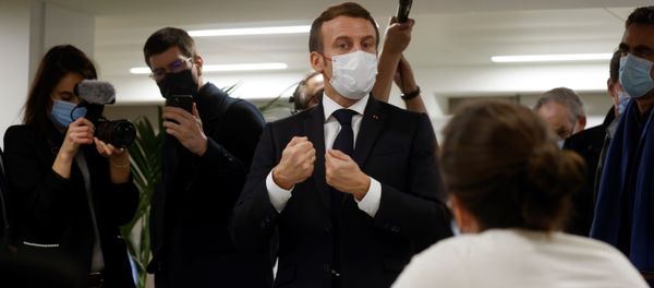 Президент Франции Эммануэль Макрон выступает перед волонтерами во время ежегодной благотворительной акции фонетон 2020, организованной французским филиалом Всеармянского фонда Айастан для развития Армении и Арцаха (21 ноября 2020). Париж Президент Франции Эммануэль Макрон выступает перед волонтерами во время ежегодной благотворительной акции фонетон 2020, организованной французским филиалом Всеармянского фонда Айастан для развития Армении и Арцаха (21 ноября 2020). Париж - Sputnik Армения