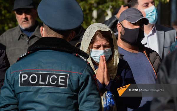 Поминальная служба в память о павших в карабахской войне героях в Первопрестольном Святом Эчмиадзине (22 ноября 2020). Эчмиадзин Поминальная служба в память о павших в карабахской войне героях в Первопрестольном Святом Эчмиадзине (22 ноября 2020). Эчмиадзин - Sputnik Армения