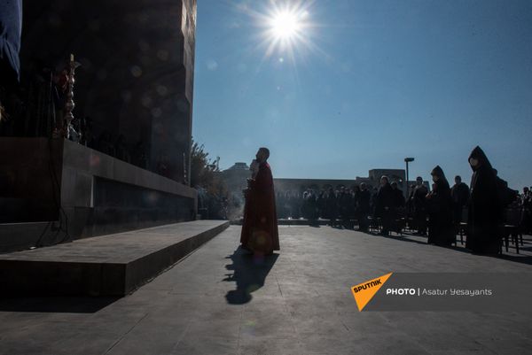 Արցախյան վերջին պատերազմում նահատակված հերոսների հիշատակի Մայր աթոռում - Sputnik Արմենիա