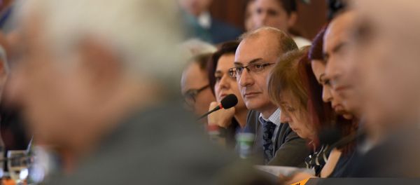 Исполнительный директор Всеармянского фонда Айастан Айкак Аршамян во время ежегодного совета попечителей всеармянского фонда Айастан (18 июня 2019). Еревaн - Sputnik Армения