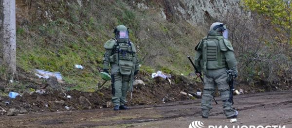 Российские саперы ведут разминирование в Карабахе - Sputnik Արմենիա