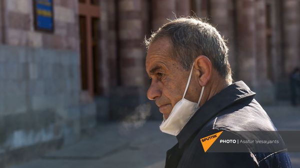Бывший судья Конституционного суда Армении Ким Балаян объявил голодовку с требованием привлечь к ответственности премьер-министра (24 ноября 2020). Еревaн - Sputnik Армения