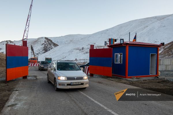 Дорога, которая все равно ведет в Арцах, или Последнее путешествие через Сотк-Карвачар Дорога, которая все равно ведет в Арцах, или Последнее путешествие через Сотк-Карвачар - Sputnik Армения