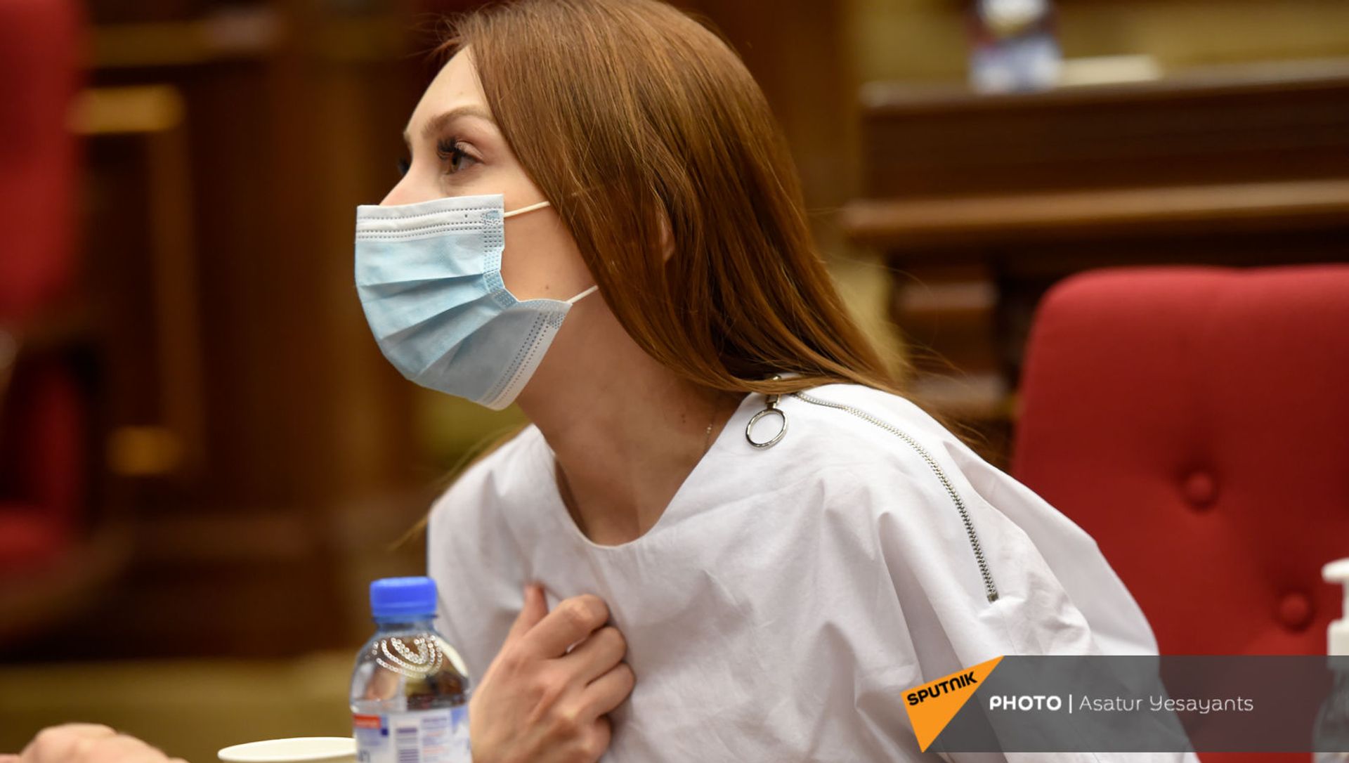 Руководитель фракции Мой Шаг Лилит Макунц перед началом внеочередного заседания Парламента Армении (26 ноября 2020). Еревaн Руководитель фракции Мой Шаг Лилит Макунц перед началом внеочередного заседания Парламента Армении (26 ноября 2020). Еревaн - Sputnik Արմենիա, 1920, 08.02.2021