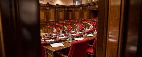 Внеочередное заседание Парламента Армении (26 ноября 2020). Еревaн Внеочередное заседание Парламента Армении (26 ноября 2020). Еревaн - Sputnik Արմենիա
