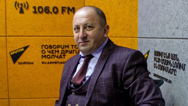 Командир крымского полка ополчения Армен Мартоян - Sputnik Армения
