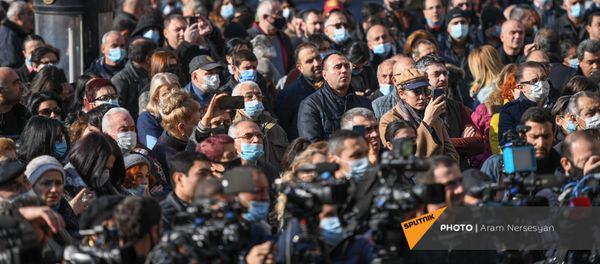 Aкция призыва интеллигенции к армянам во всем мире для поддержки попавших в плен армянских военнослужащих (28 ноября 2020). Еревaн - Sputnik Արմենիա