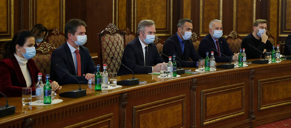 Премьер-министр Никол Пашинян принял госсекретаря Министерства Европы и иностранных дел Франции Жана-Батиста Лемуана и возглавляемую им делегацию (28 ноярбя 2020). Еревaн - Sputnik Արմենիա