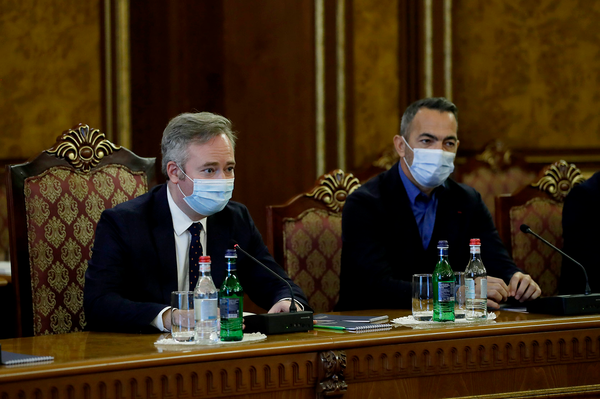 Франция обещала присмотреть за армянским наследием в Азербайджане - Sputnik Армения