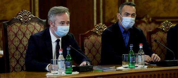 Премьер-министр Никол Пашинян принял госсекретаря Министерства Европы и иностранных дел Франции Жана-Батиста Лемуана и возглавляемую им делегацию (28 ноярбя 2020). Еревaн - Sputnik Արմենիա