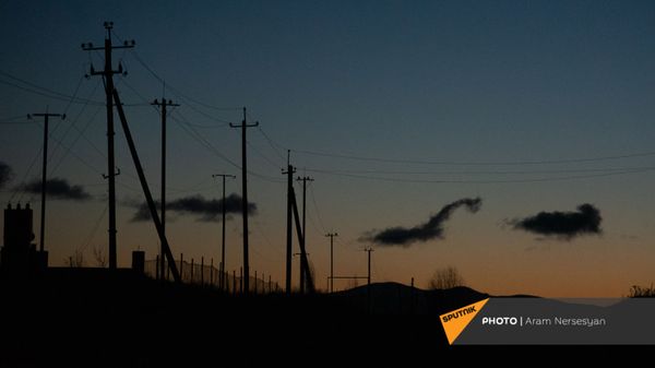 Линии электропередач рядом с трассой М10 в Гегаркуникской области - Sputnik Армения