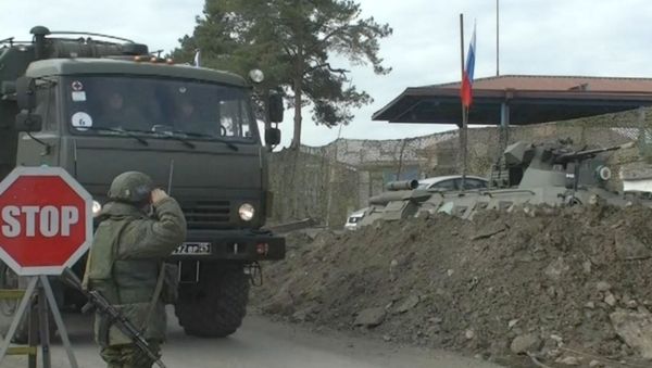 Первые подразделения медицинского отряда специального назначения прибыли в Степанакерт для оказания помощи местному населению (29 ноября 2020). Карабах - Sputnik Армения