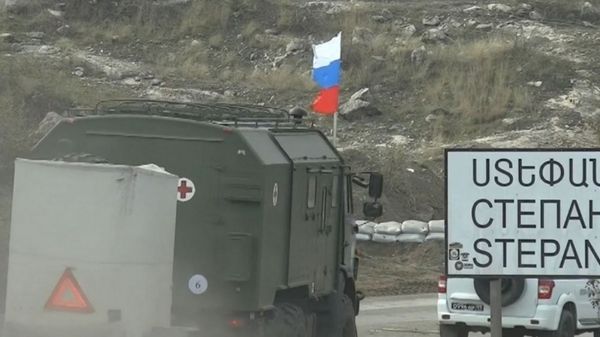 Первые подразделения медицинского отряда специального назначения прибыли в Степанакерт для оказания помощи местному населению (29 ноября 2020). Карабах - Sputnik Армения