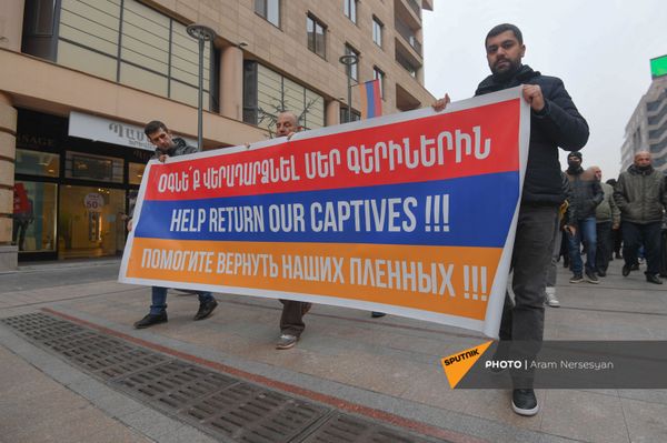Акция с призывом решить вопрос с военнопленными и пропавшими без вести (29 ноября 2020). Еревaн Акция с призывом решить вопрос с военнопленными и пропавшими без вести (29 ноября 2020). Еревaн - Sputnik Армения