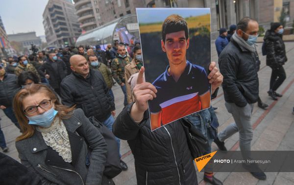 Акция с призывом решить вопрос с военнопленными и пропавшими без вести (29 ноября 2020). Еревaн Акция с призывом решить вопрос с военнопленными и пропавшими без вести (29 ноября 2020). Еревaн - Sputnik Армения