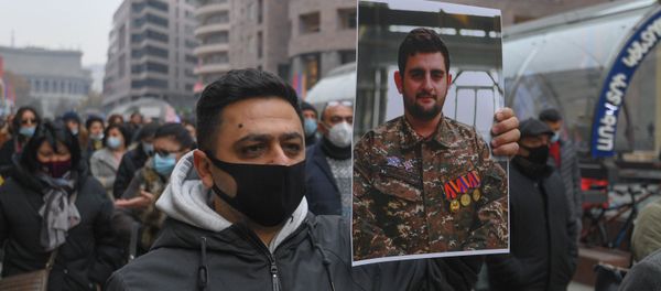 Акция с призывом решить вопрос с военнопленными и пропавшими без вести (29 ноября 2020). Еревaн - Sputnik Армения