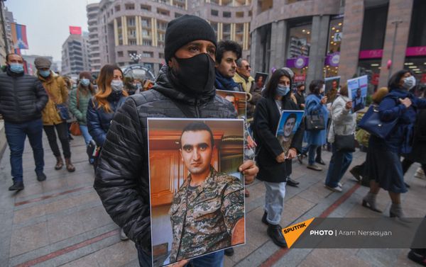 Акция с призывом решить вопрос с военнопленными и пропавшими без вести (29 ноября 2020). Еревaн Акция с призывом решить вопрос с военнопленными и пропавшими без вести (29 ноября 2020). Еревaн - Sputnik Армения