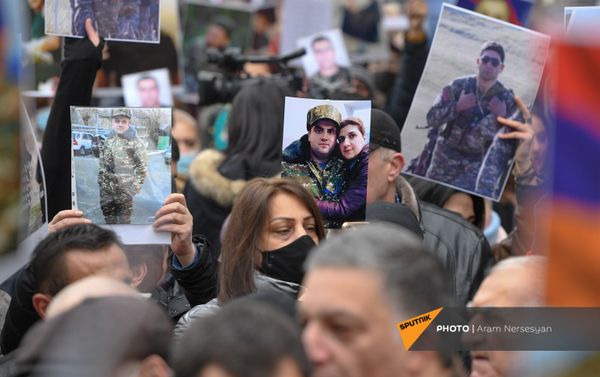 Акция с призывом решить вопрос с военнопленными и пропавшими без вести (29 ноября 2020). Еревaн Акция с призывом решить вопрос с военнопленными и пропавшими без вести (29 ноября 2020). Еревaн - Sputnik Армения
